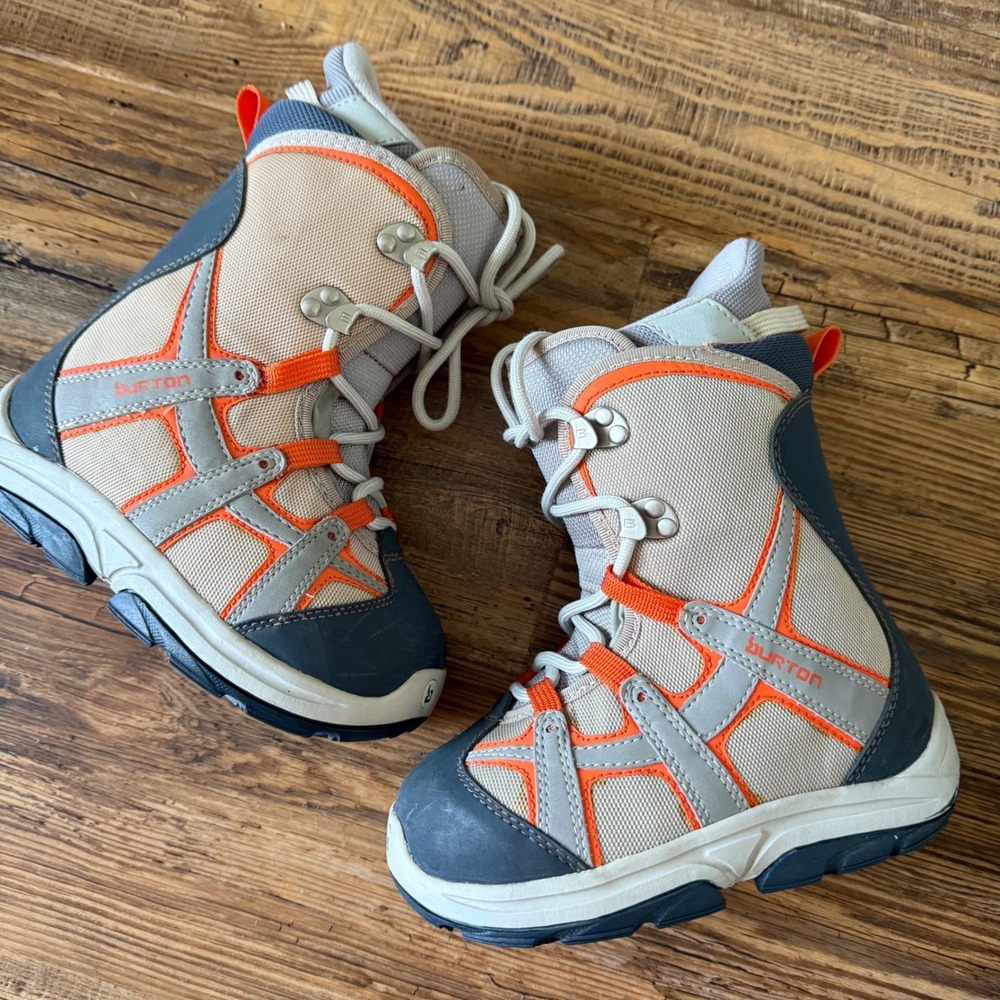Burton Moto Kids Snowboard Boots Size 1 Tan Grey Orange Lace‎ Up Winter Sports